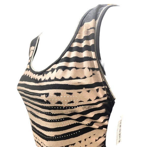 ✨CLASSY PATTERN TANK W/ GEMS✨ - Picture 2 of 8